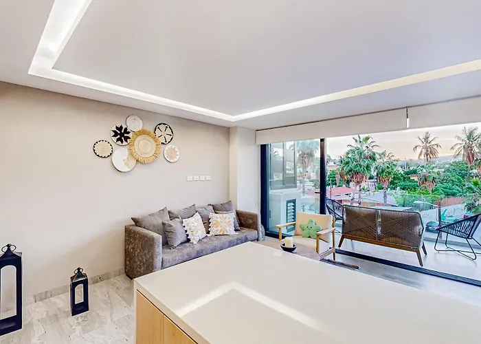 Cardinal Living D-301 Apartahotel *